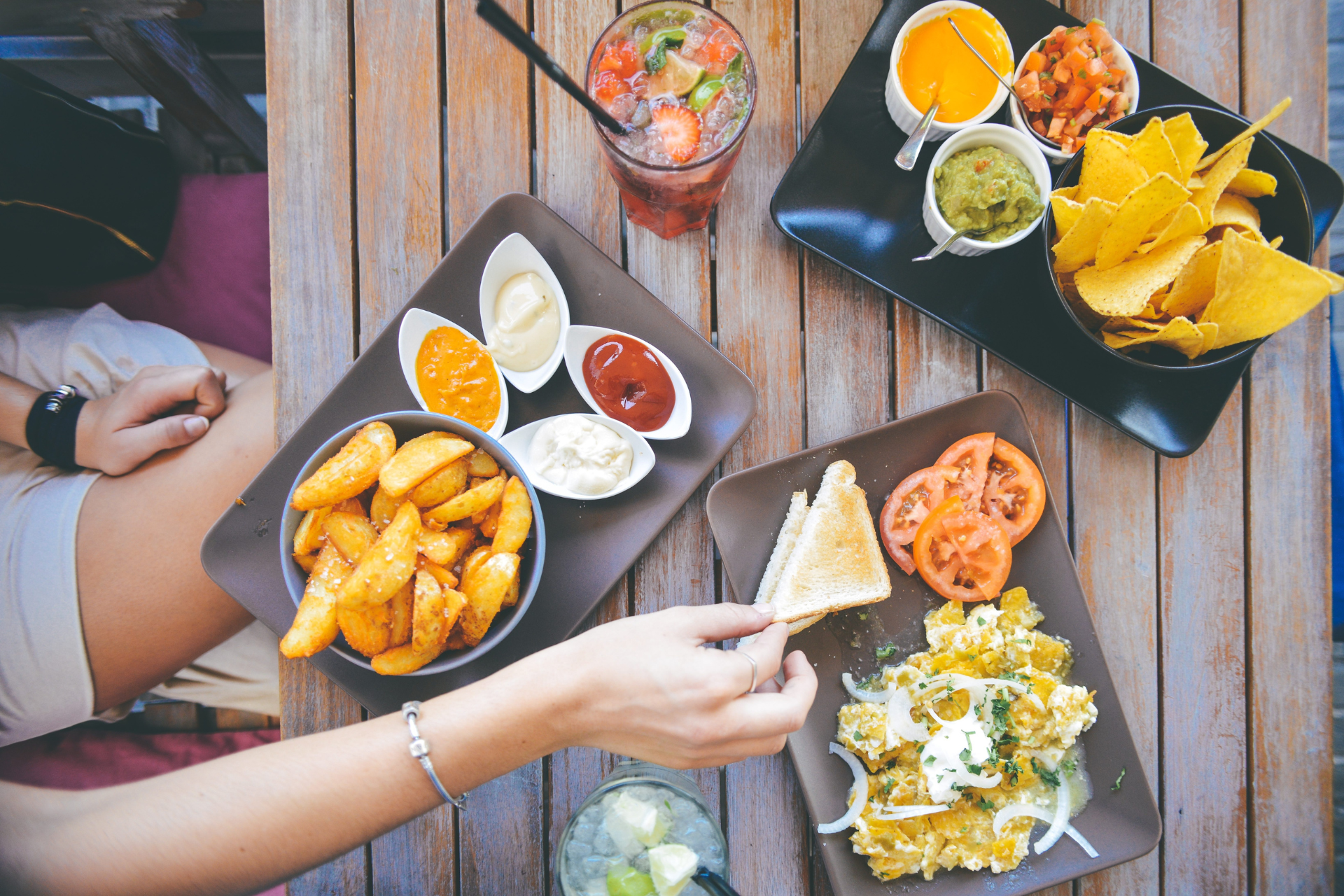 Experts Say These 6 Fiber-Rich Foods Can Lower Your Cholesterol