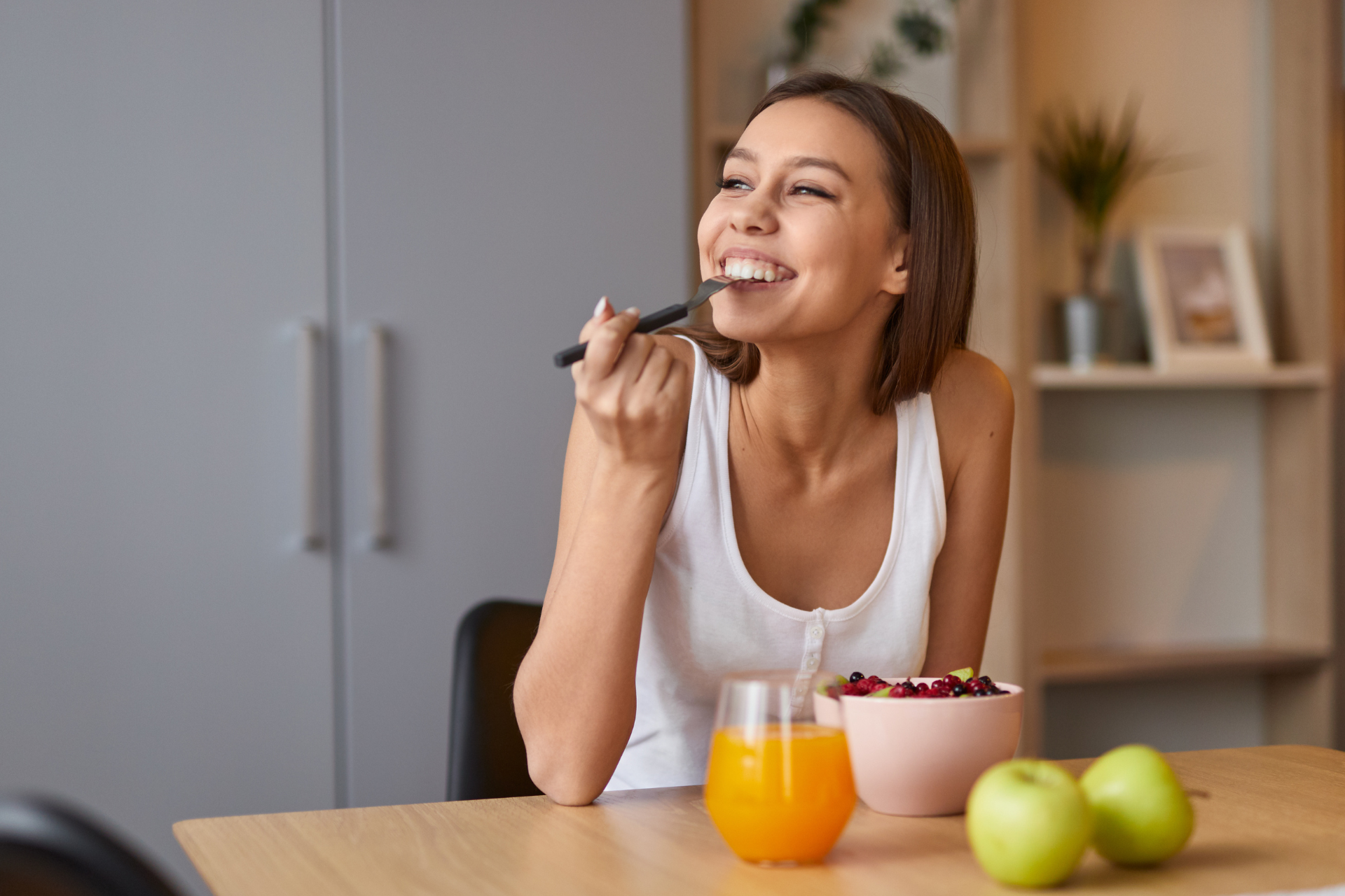 Woman eating breakfast
